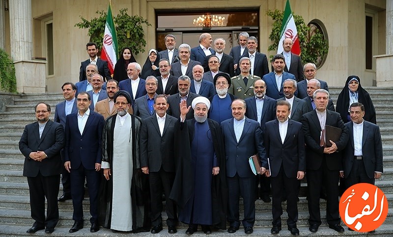 دولت-روحانی-به-تک-تک-مردم-بدهکار-است