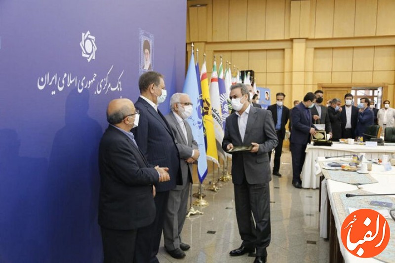 رییس-کمیته-امداد-امام-خمینی-ره-از-مدیر-عامل-بانک-ملت-قدر-دانی-کرد