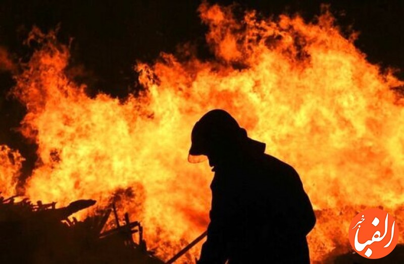 آتش-سوزی-در-مجتمع-تجاری-گلشن-در-تهران-۴۳-نفر-نجات-پیدا-کردند