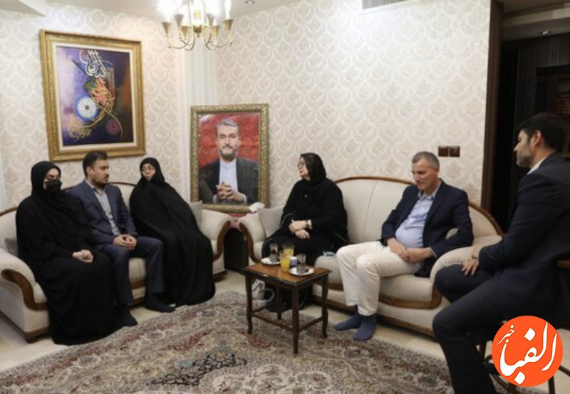 حضور-وزیر-خارجه-سابق-بوسنی-و-هرزگوین-در-منزل-شهید-امیرعبداللهیان