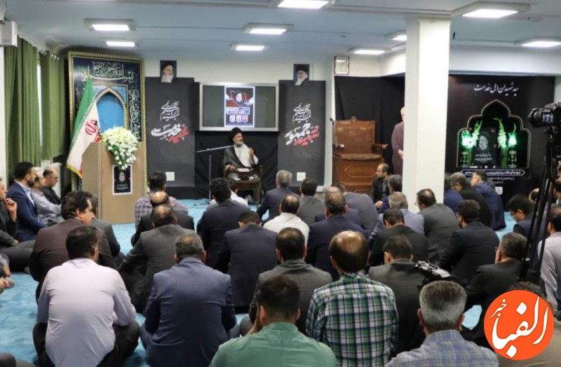 مراسم-گرامیداشت-سالگرد-ارتحال-امام-خمینی-ره-در-صندوق-کارآفرینی-امید-برگزار-شد